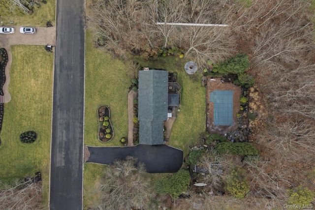 39 Foreston Circle, Manorville, NY 11949