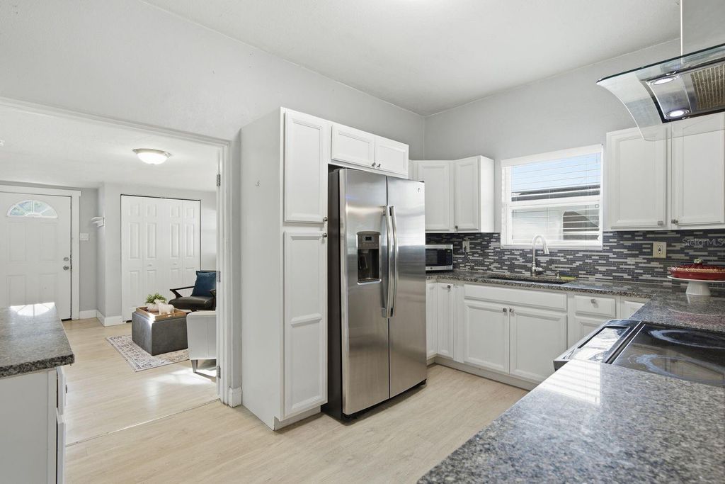 Image 4 of property listing at 2815 N TALIAFERRO AVENUE, Tampa, FL 33602
