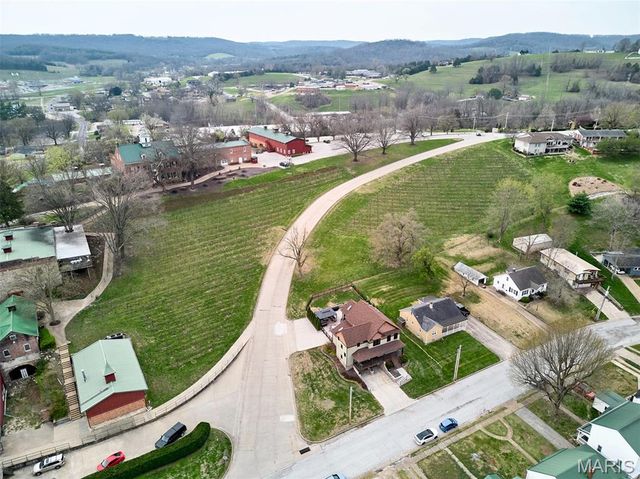 416 W 12th Street, Hermann, MO 65041