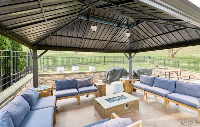 416 W 12th Street, Hermann, MO 65041