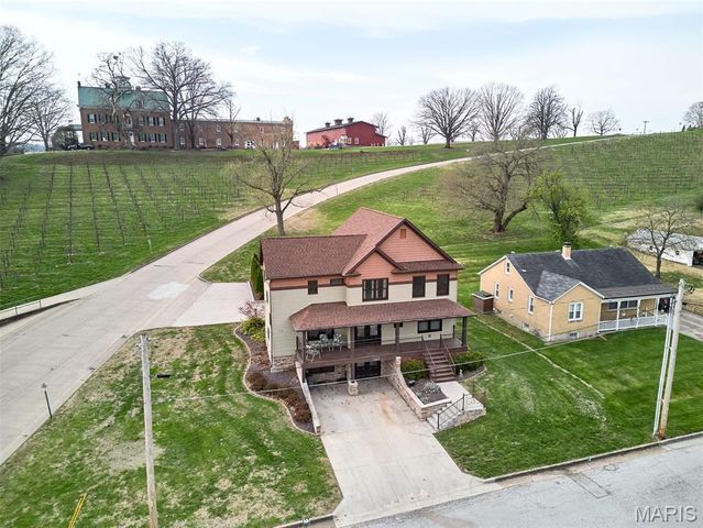 416 W 12th Street, Hermann, MO 65041