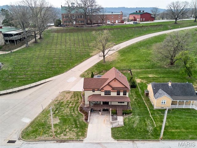 416 W 12th Street, Hermann, MO 65041
