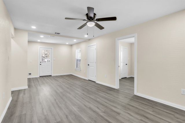 725 Grande Drive, Mesquite, TX 75149