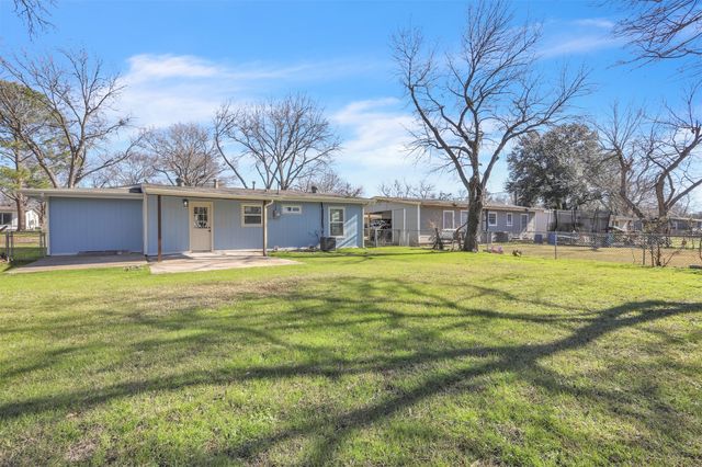 725 Grande Drive, Mesquite, TX 75149