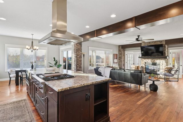 7628 Silverstone Court, Johnston, IA 50131