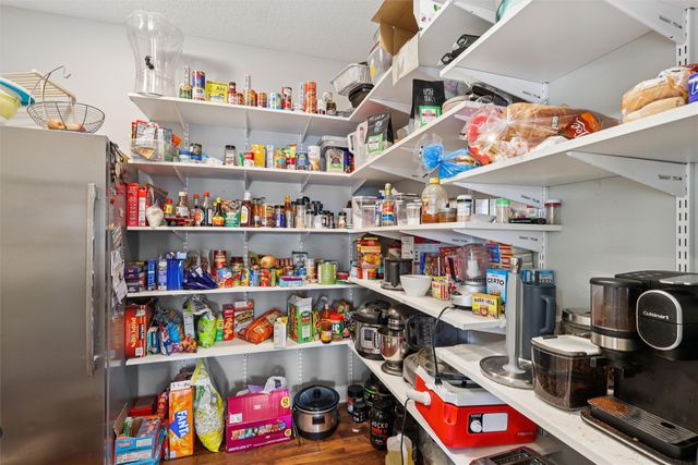 7628 Silverstone Court, Johnston, IA 50131