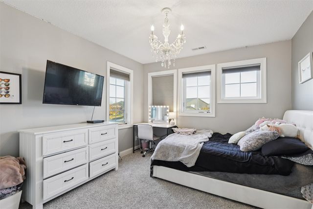 7628 Silverstone Court, Johnston, IA 50131