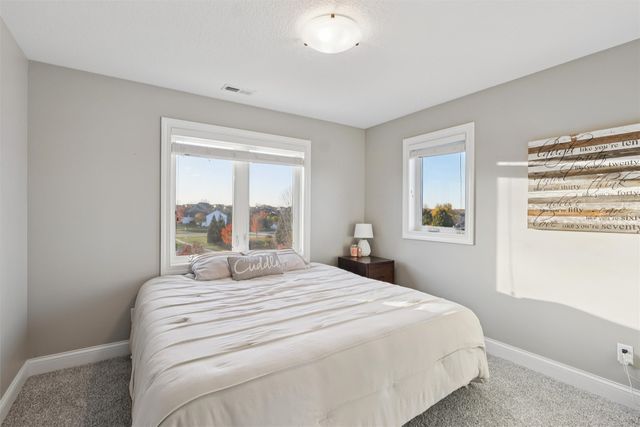 7628 Silverstone Court, Johnston, IA 50131