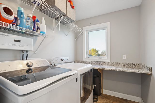 7628 Silverstone Court, Johnston, IA 50131