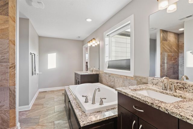 7628 Silverstone Court, Johnston, IA 50131