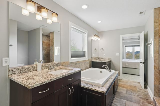 7628 Silverstone Court, Johnston, IA 50131