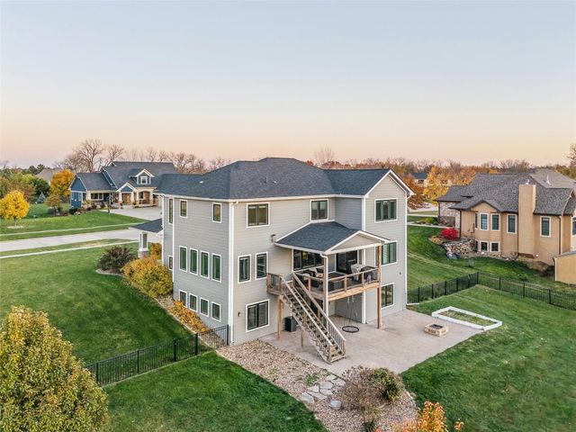 7628 Silverstone Court, Johnston, IA 50131