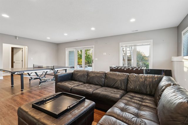 7628 Silverstone Court, Johnston, IA 50131