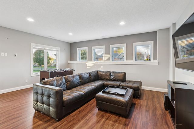 7628 Silverstone Court, Johnston, IA 50131