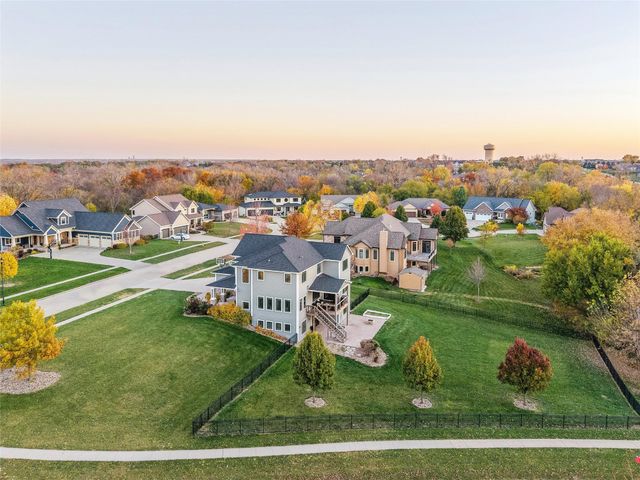 7628 Silverstone Court, Johnston, IA 50131