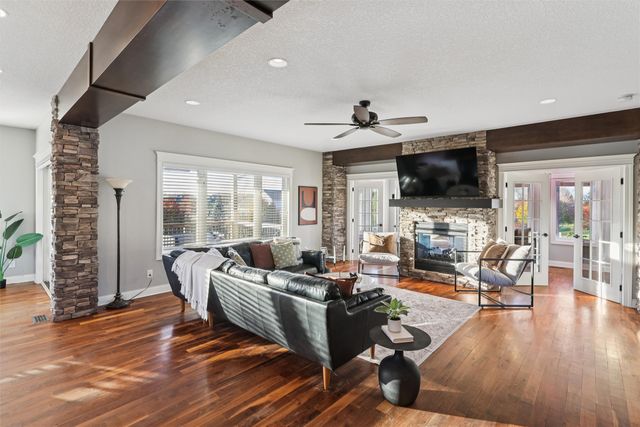 7628 Silverstone Court, Johnston, IA 50131