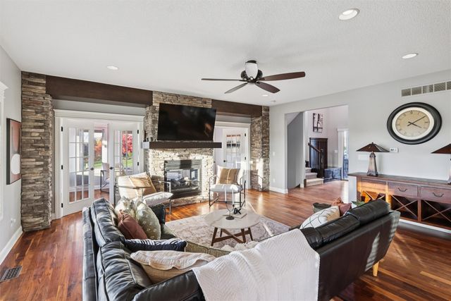 7628 Silverstone Court, Johnston, IA 50131