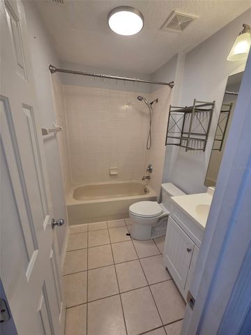 930 SPRING PARK LOOP B, Kissimmee, FL 34747