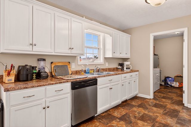 1031 Meridian Dr, Castalian Springs, TN 37031