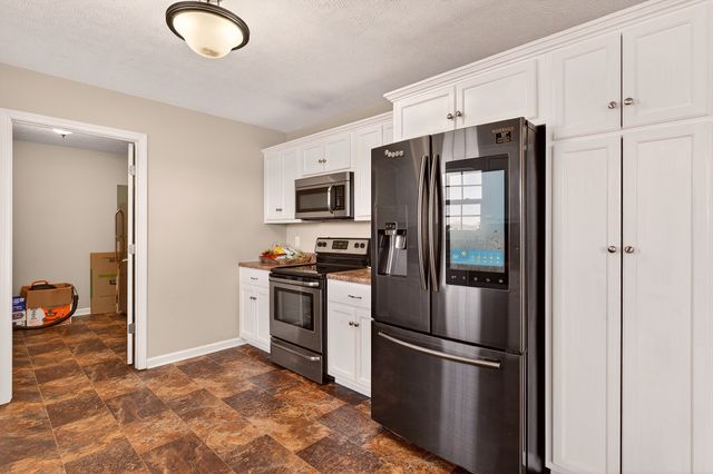 1031 Meridian Dr, Castalian Springs, TN 37031