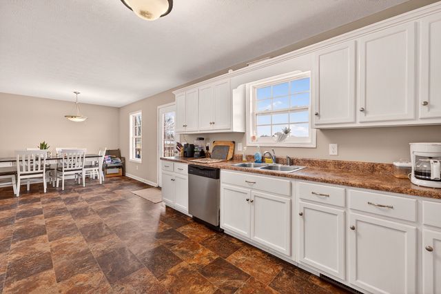 1031 Meridian Dr, Castalian Springs, TN 37031