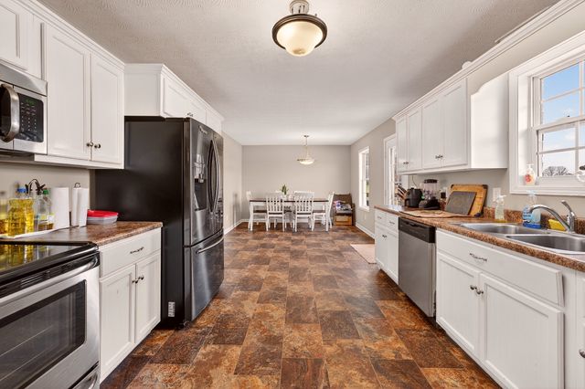 1031 Meridian Dr, Castalian Springs, TN 37031