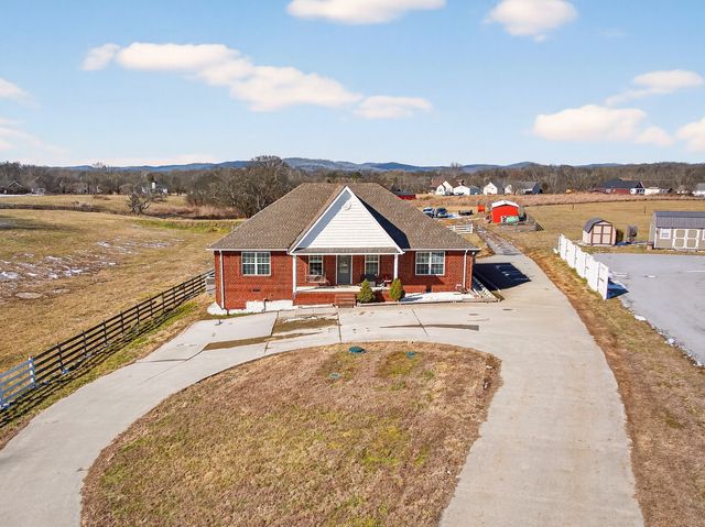 1031 Meridian Dr, Castalian Springs, TN 37031