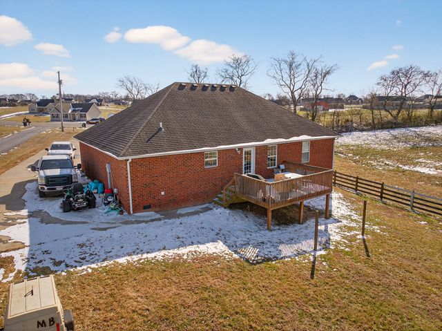 1031 Meridian Dr, Castalian Springs, TN 37031
