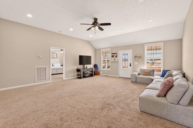 1031 Meridian Dr, Castalian Springs, TN 37031