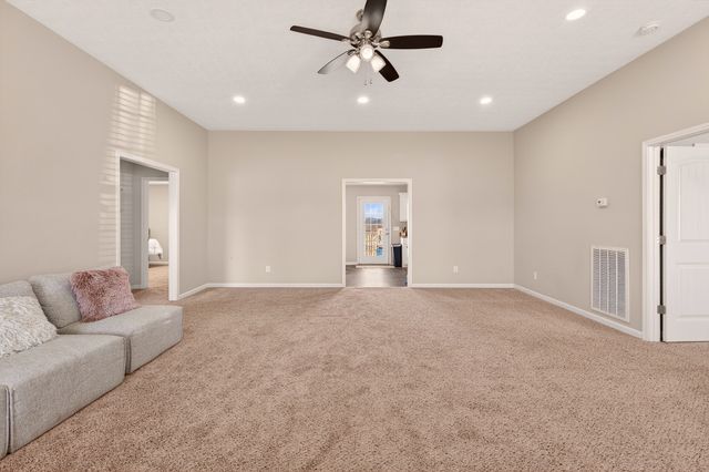 1031 Meridian Dr, Castalian Springs, TN 37031