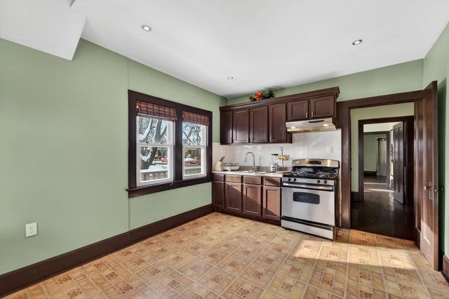 1732 W Scott STREET, Milwaukee, WI 53204