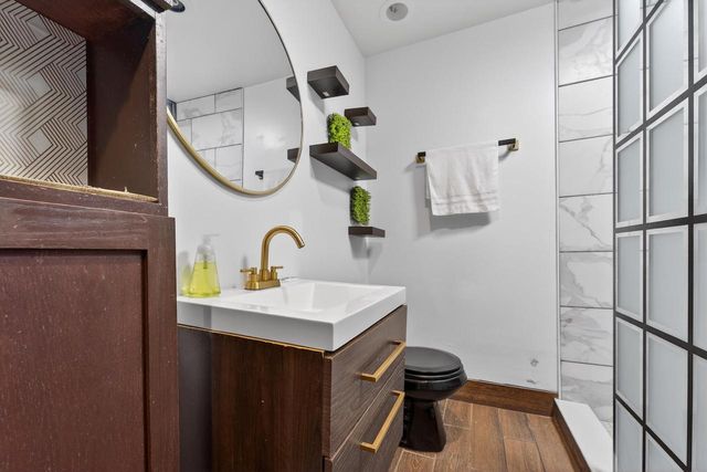 1732 W Scott STREET, Milwaukee, WI 53204