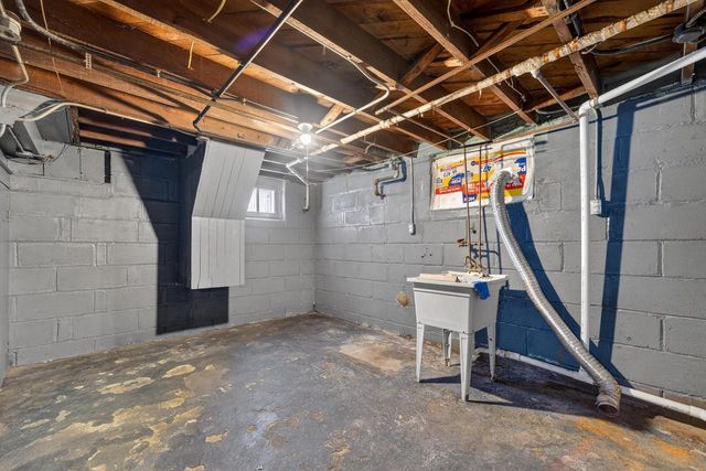 1732 W Scott STREET, Milwaukee, WI 53204