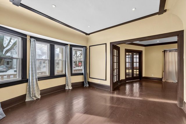 1732 W Scott STREET, Milwaukee, WI 53204