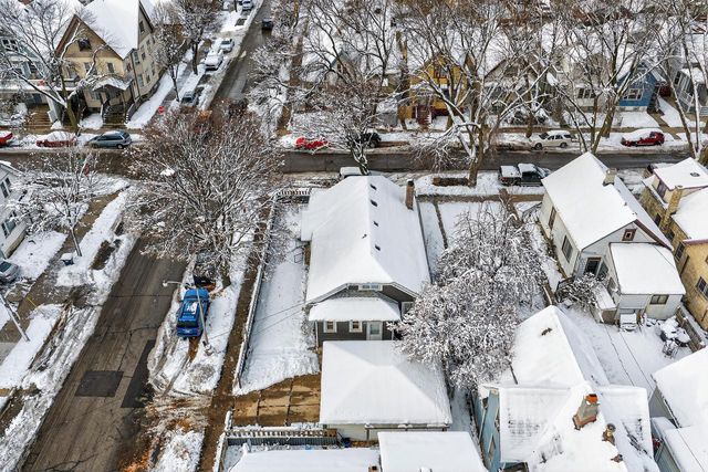 1732 W Scott STREET, Milwaukee, WI 53204