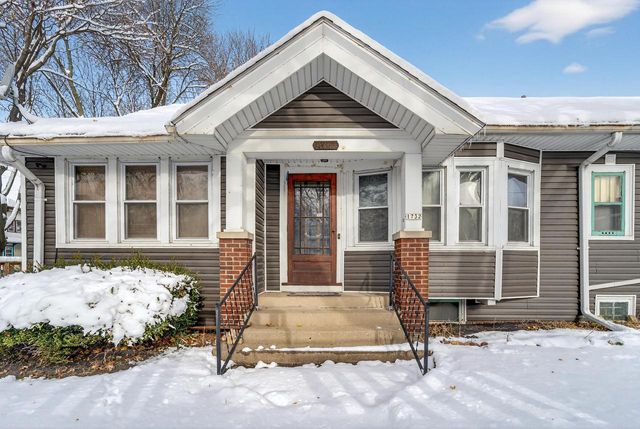 1732 W Scott STREET, Milwaukee, WI 53204