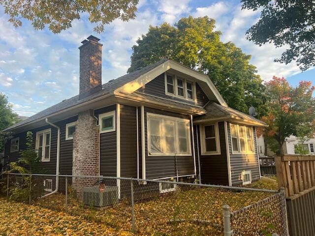 1732 W Scott STREET, Milwaukee, WI 53204