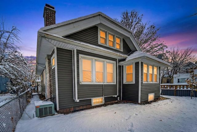 1732 W Scott STREET, Milwaukee, WI 53204