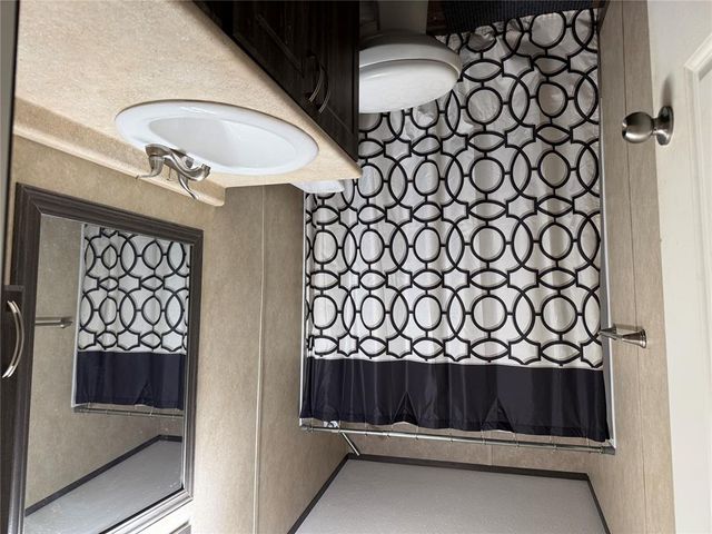 335744 E Creek Crossing Road, Meeker, OK 74855