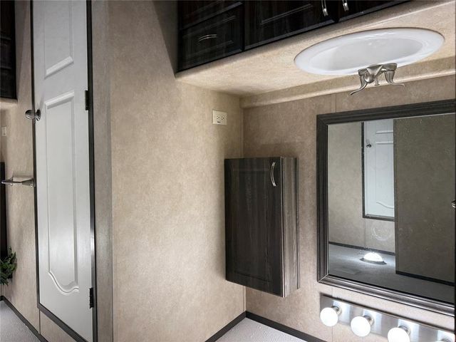 335744 E Creek Crossing Road, Meeker, OK 74855