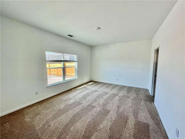 126 Fox Glen TRL, Jarrell, TX 76537