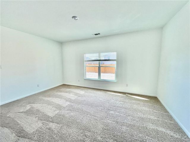 126 Fox Glen TRL, Jarrell, TX 76537