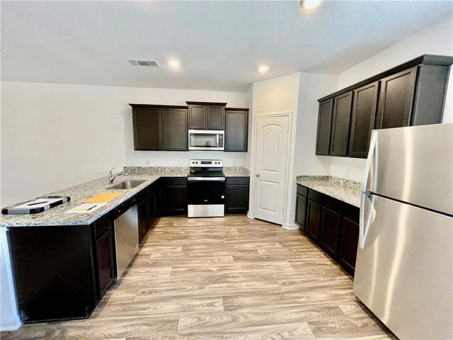 126 Fox Glen TRL, Jarrell, TX 76537