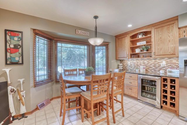 13865 W Linfield DRIVE, New Berlin, WI 53151