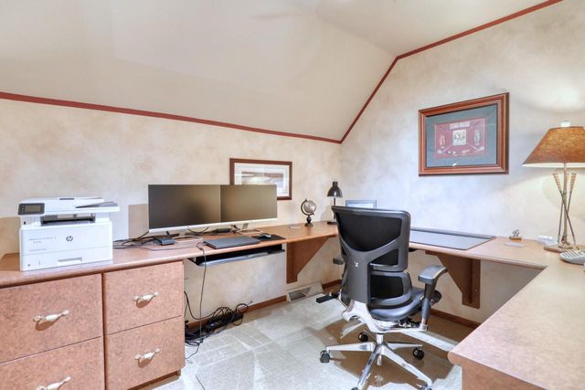 13865 W Linfield DRIVE, New Berlin, WI 53151