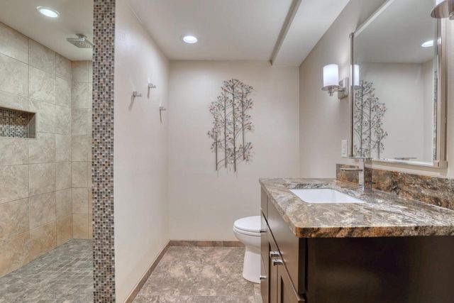 13865 W Linfield DRIVE, New Berlin, WI 53151