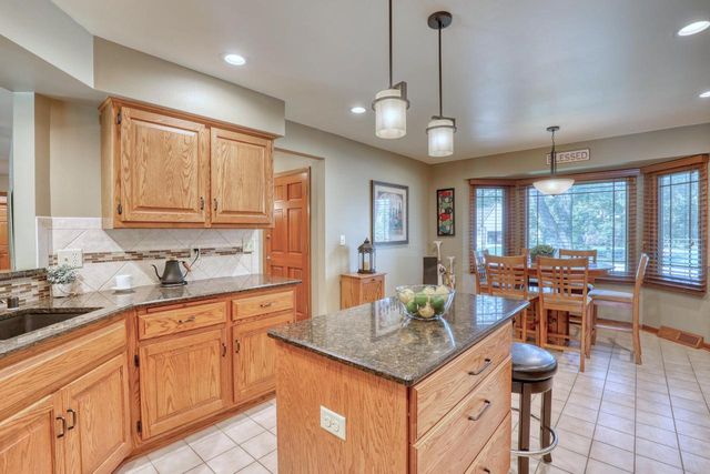 13865 W Linfield DRIVE, New Berlin, WI 53151