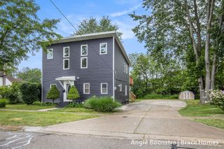 267 Center Street, Coopersville, MI 49404