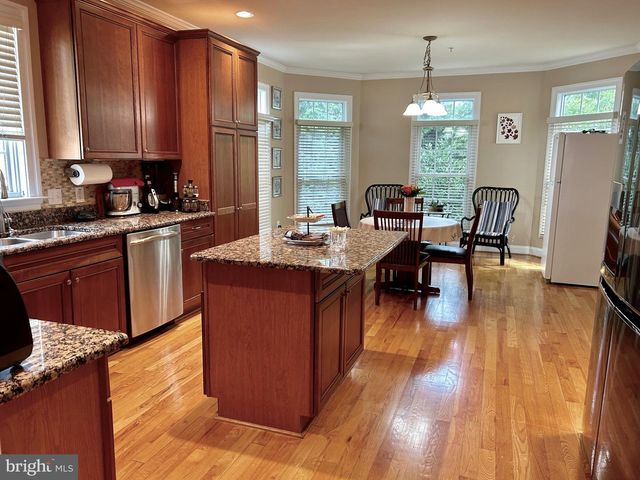 202 MARTINS LN, Rockville, MD 20850