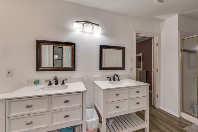 7125 Woodhinge Drive, Benbrook, TX 76126